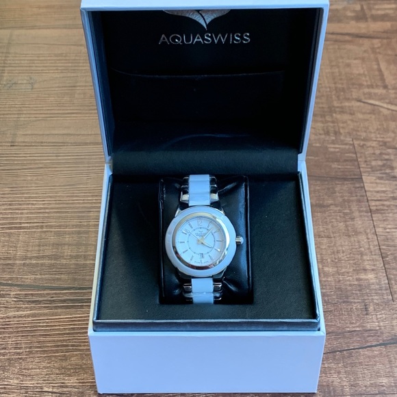 Aquaswiss water resistant 5ATM Swiss made watch - Picture 10 of 16